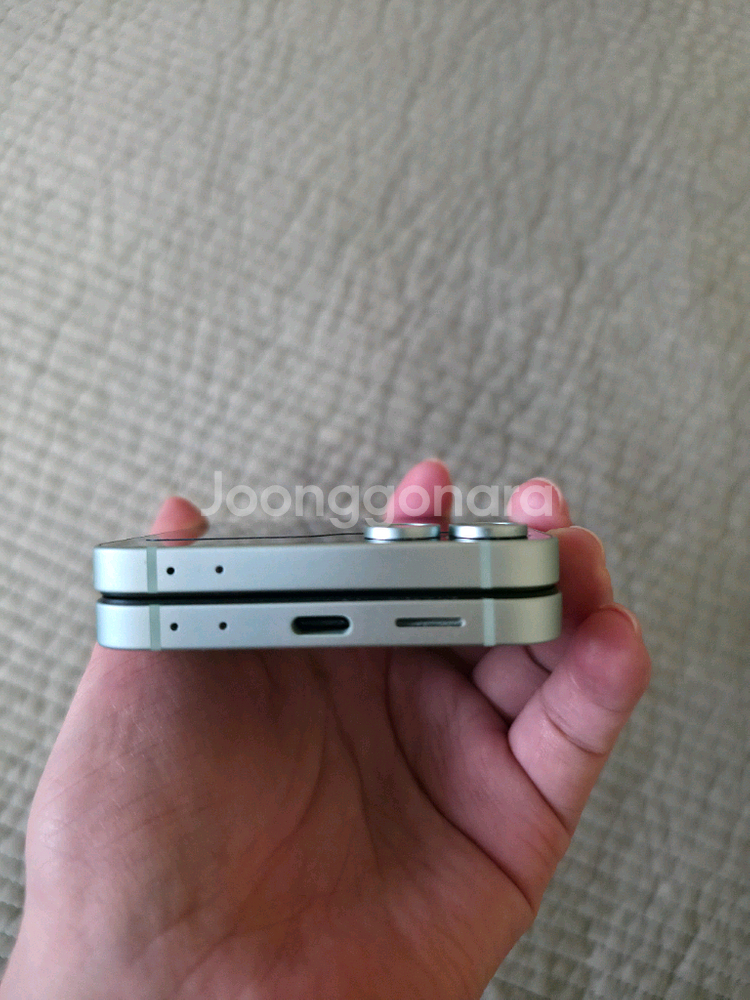 갤럭시 z플립6 512gb 민트 (skt) 팝니다.--5