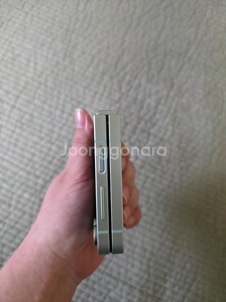 갤럭시 z플립6 512gb 민트 (skt) 팝니다.--7