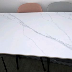 69만원에 구매한 4인용 세라믹 식탁