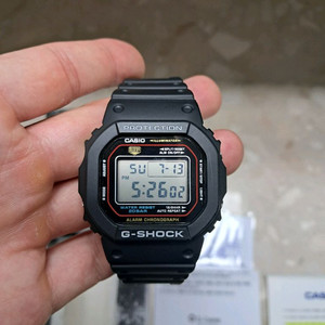 지샥 dw-5600rl 빨테 시계팝니다.(새상품)