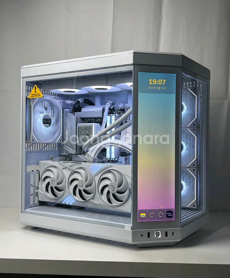 9800X3D 5070Ti X870 Y70 터치 화이트--0
