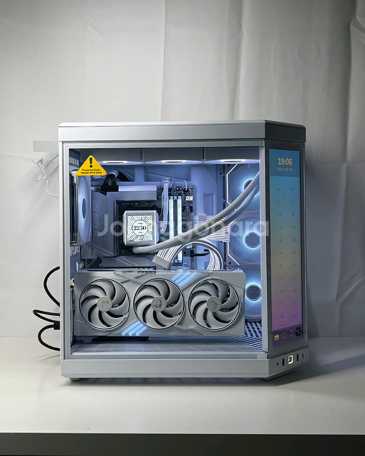 9800X3D 5070Ti X870 Y70 터치 화이트--2