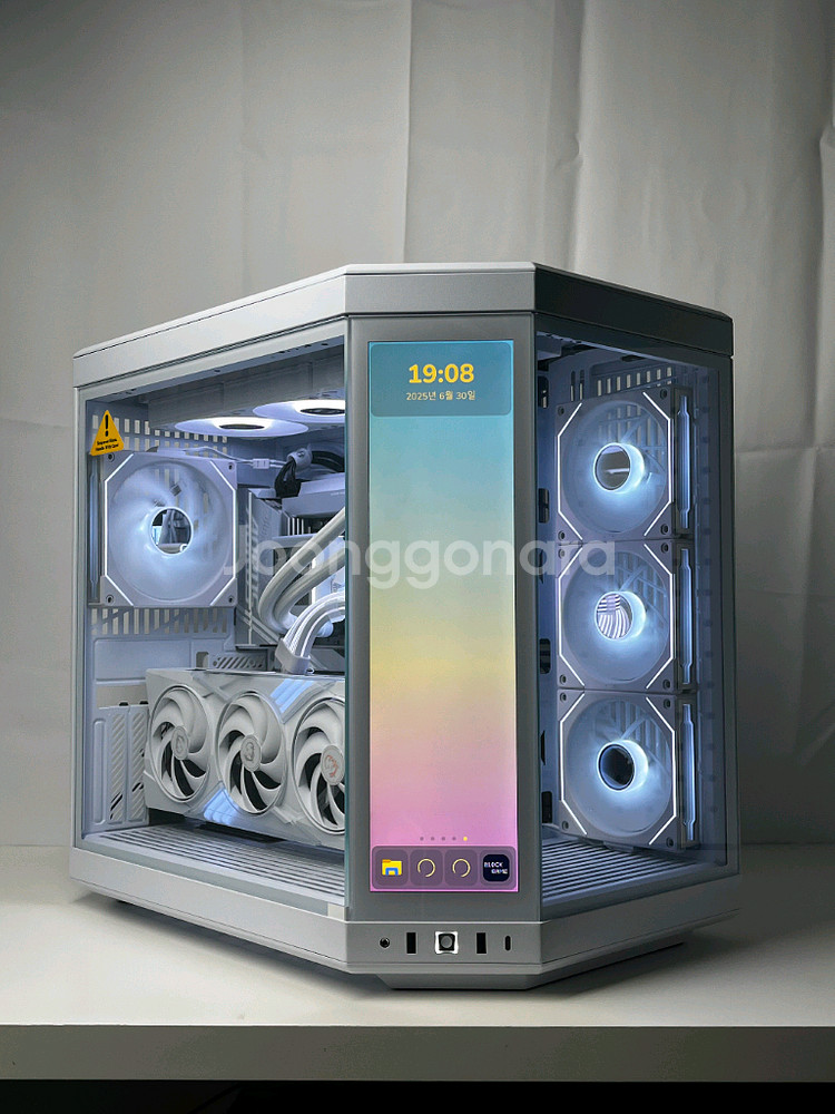 9800X3D 5070Ti X870 Y70 터치 화이트--5