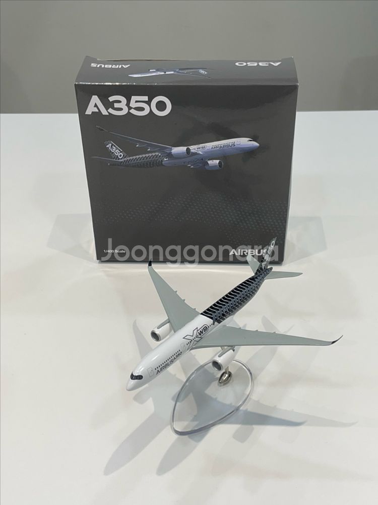 에어버스 A350 XWB 1:400 스케일 모형 새상품--0