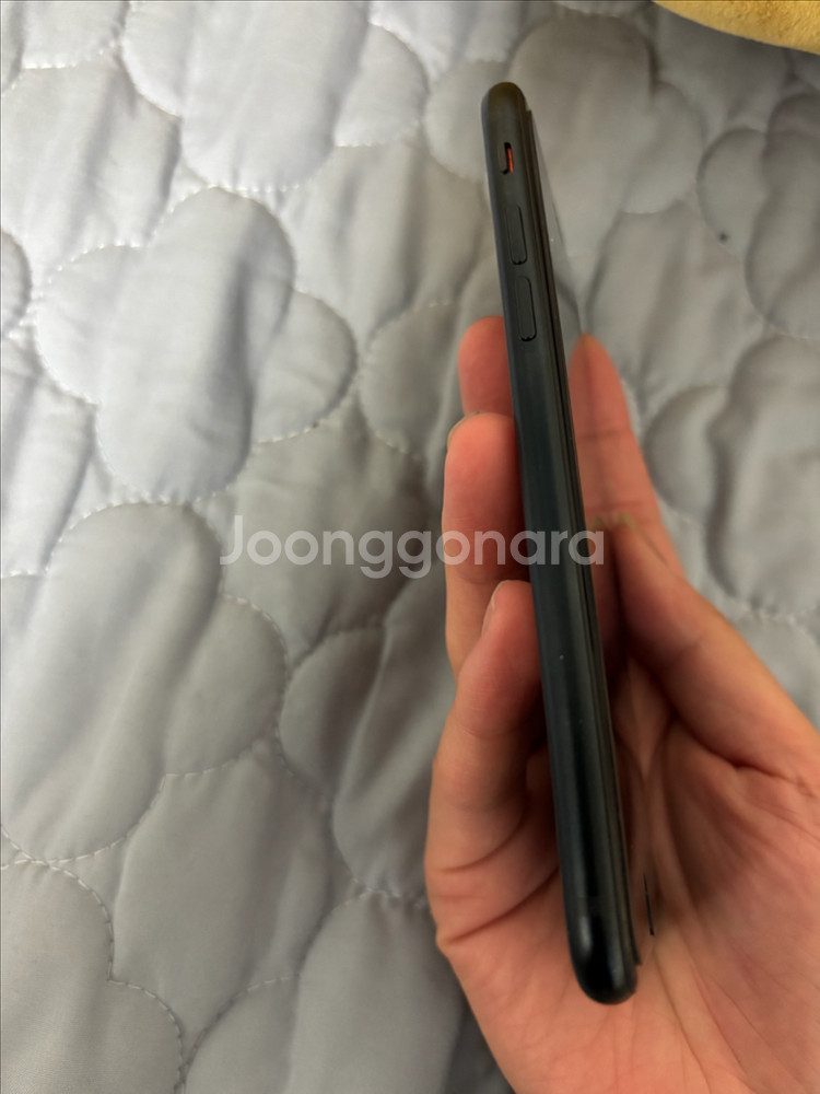 아이폰 SE3 128G 블랙--4