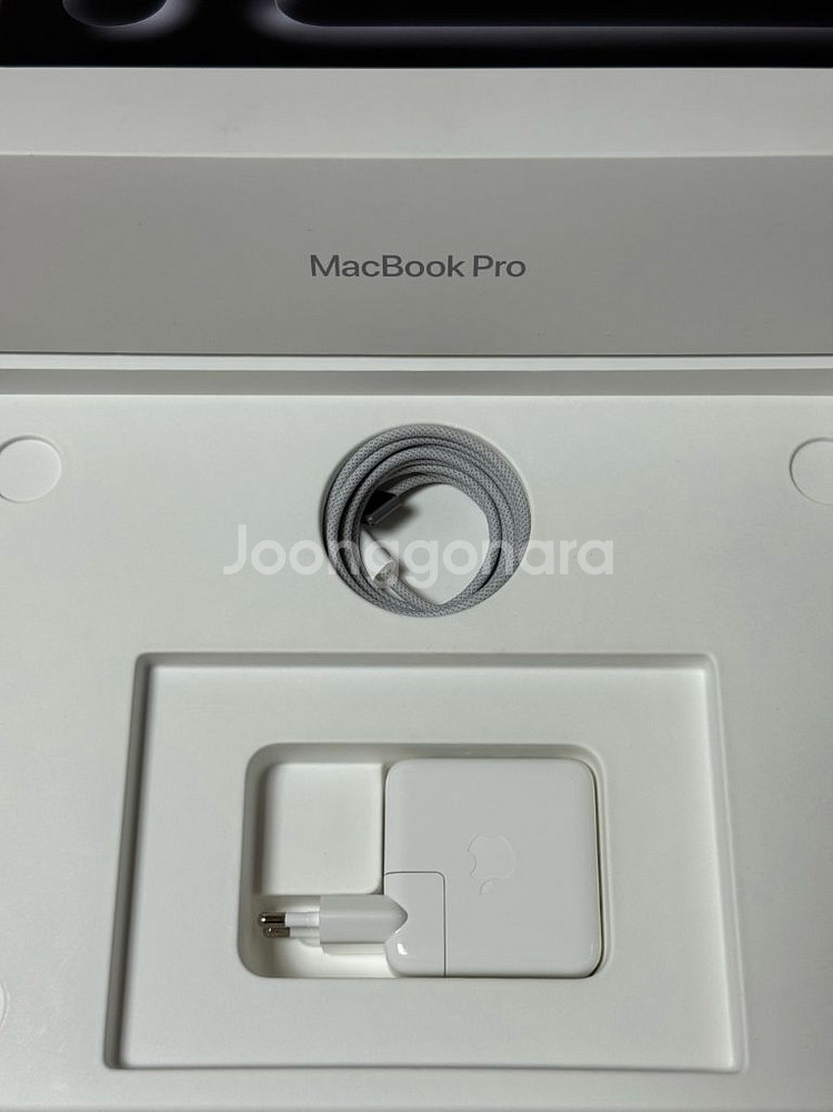맥북 14인치 M3 프로 16gb 1TB--3