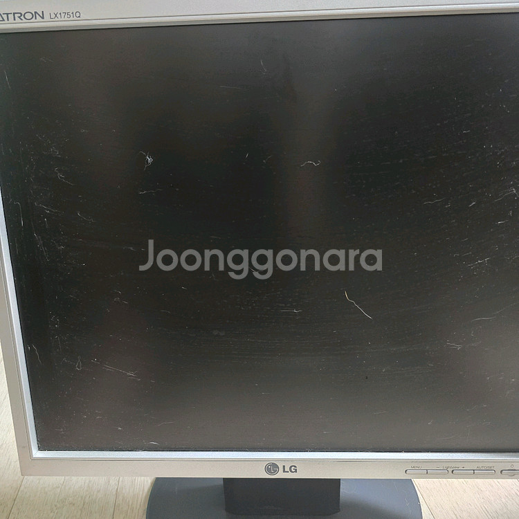 모니터 본체 여러 대 있어요~--4