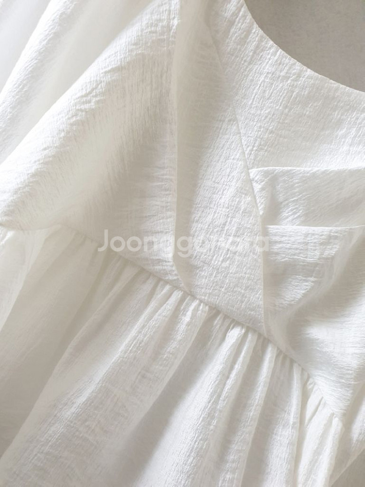스퀘어넥 벌룬소매 블라우스 (핏,원단좋아요)--1