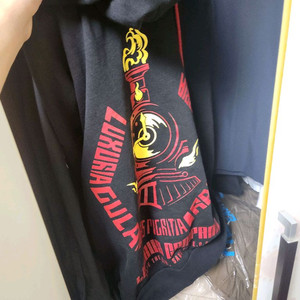 림버스 후드티 팝니다