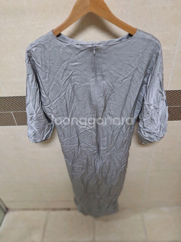 # Sand Beige 실크 원피스--1