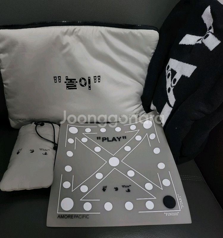 오프화이트 윷놀이--0