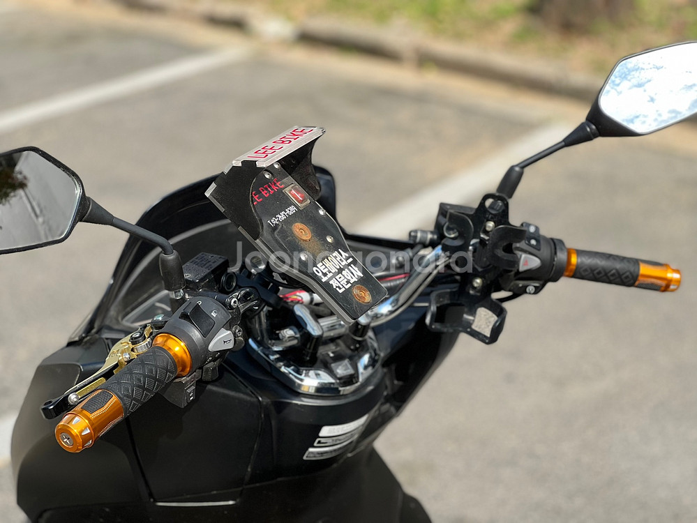 혼다/PCX125/22년식/240만원/1@@@@KM/--8