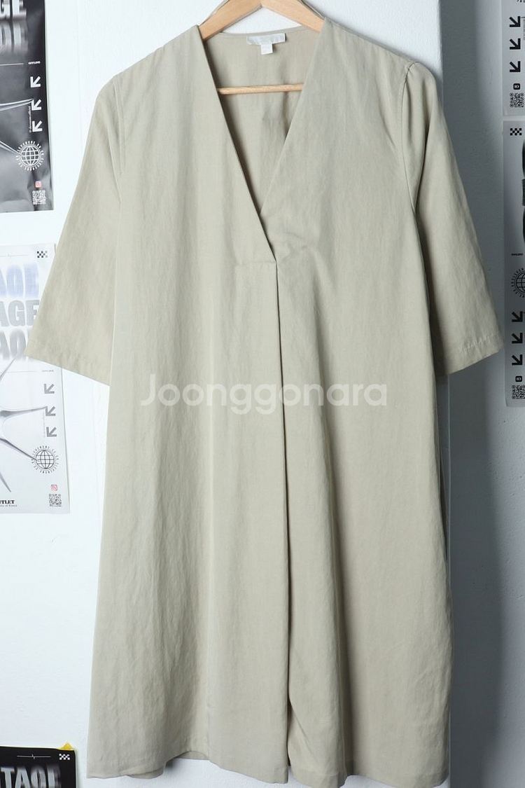 W(M) 코스 드레스 원피스 연그린 무지 브이넥--1