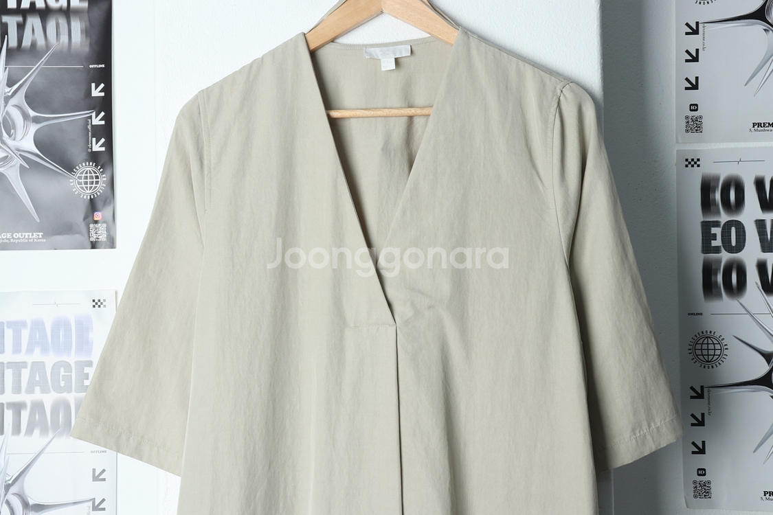 W(M) 코스 드레스 원피스 연그린 무지 브이넥--3