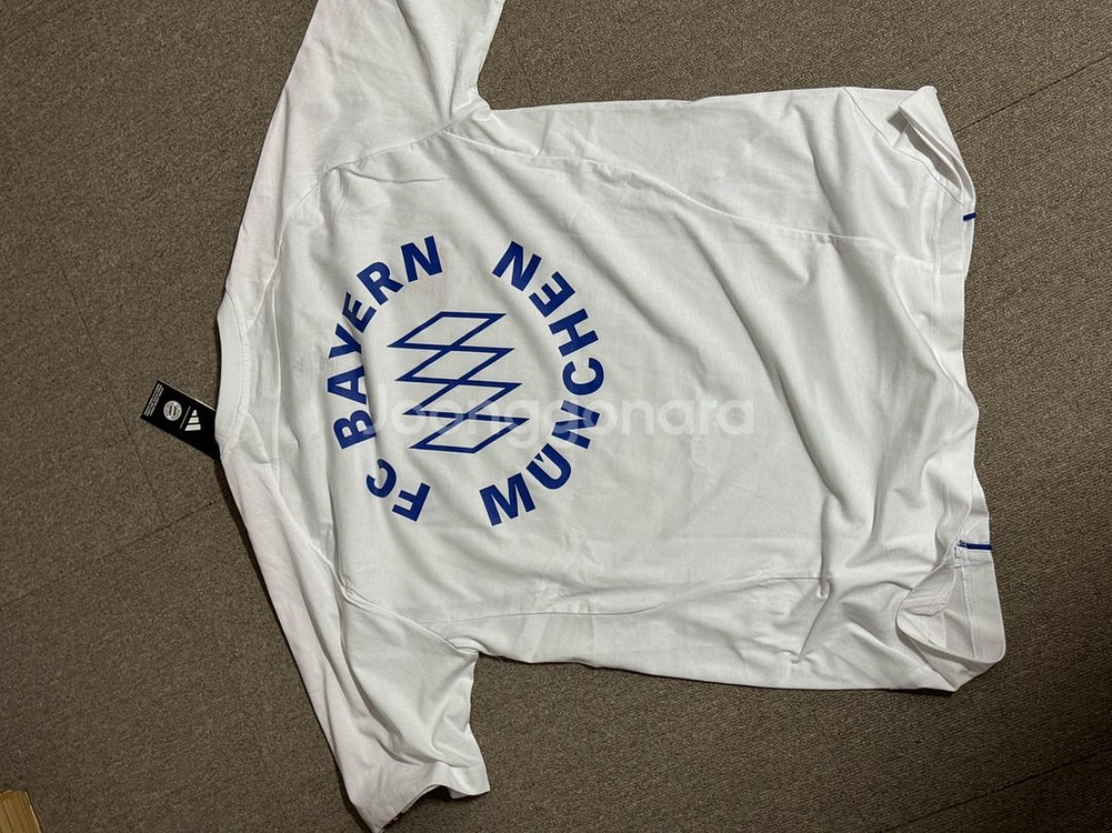 아디다스 FC바이에른 UBP 반팔 티 M사이즈 새상품--2