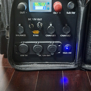 인산철 파워뱅크 12v 200A 팝니다.