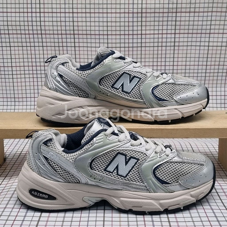 뉴발란스 530 실버 여성운동화240--0