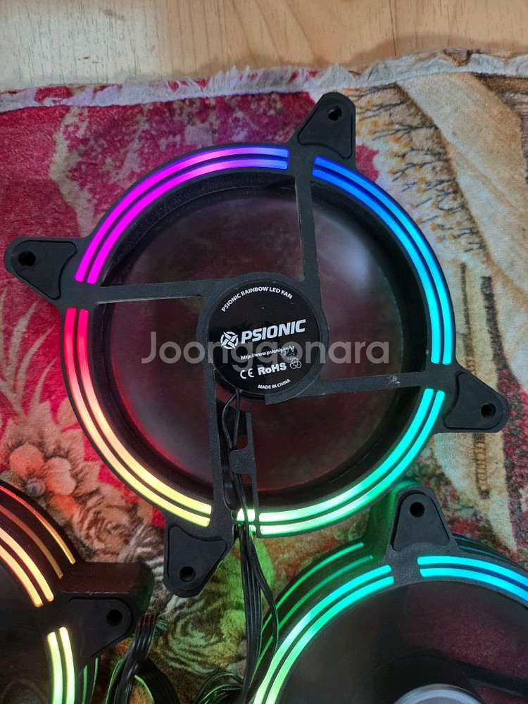 PSIONIC 레인보우 LED 팬 6개 120mm--1
