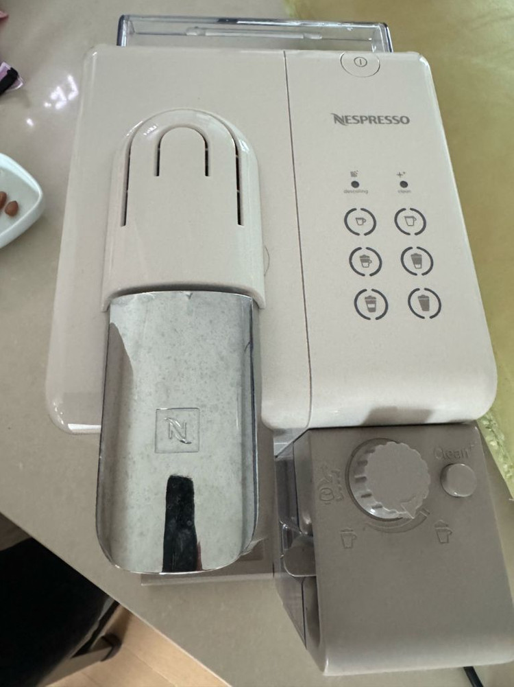 네스프레소 라티시마 터치 리프레시 f521 이미지