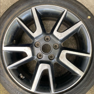 쏘울 부스터 18인치휠타이어 딱 1개