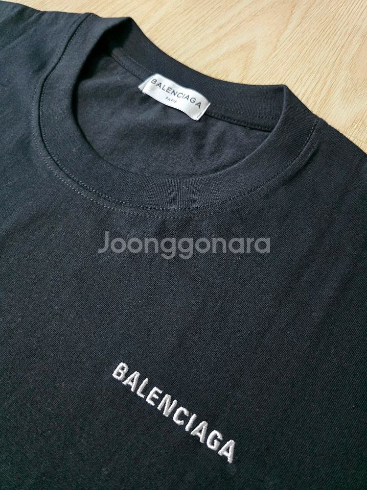 발렌시아가 블랙 반팔 티셔츠 XL (새상품)--1