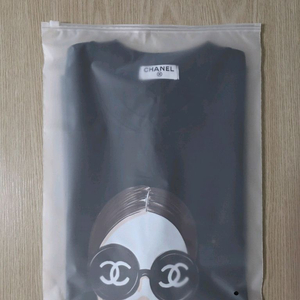샤넬 블랙, 화이트 반팔 티셔츠 M (새상품)