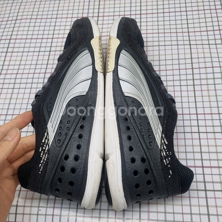 푸마 펀칭 리프트레이서 스니커즈250--4