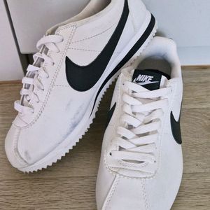 나이키 코르테즈 250