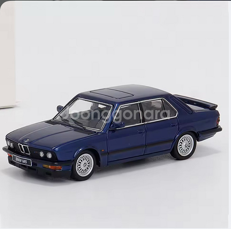킹모델 1/64 bmw e28 다이캐스트 미니카 모형--0