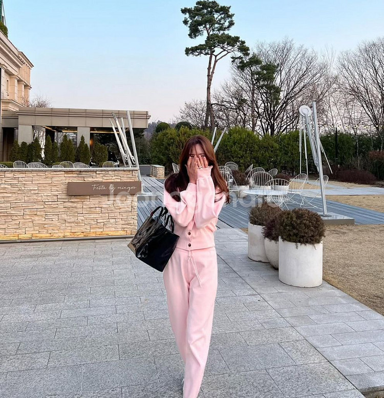 비클라 CROP KNIT CARDIGAN PANTS--0