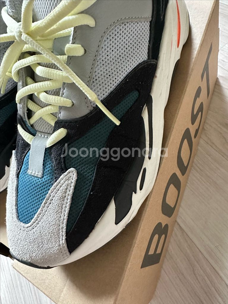 [255] 이지부스트 700 웨이브러너--2