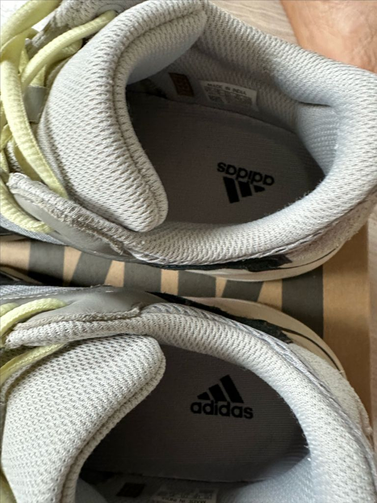 [255] 이지부스트 700 웨이브러너 이미지