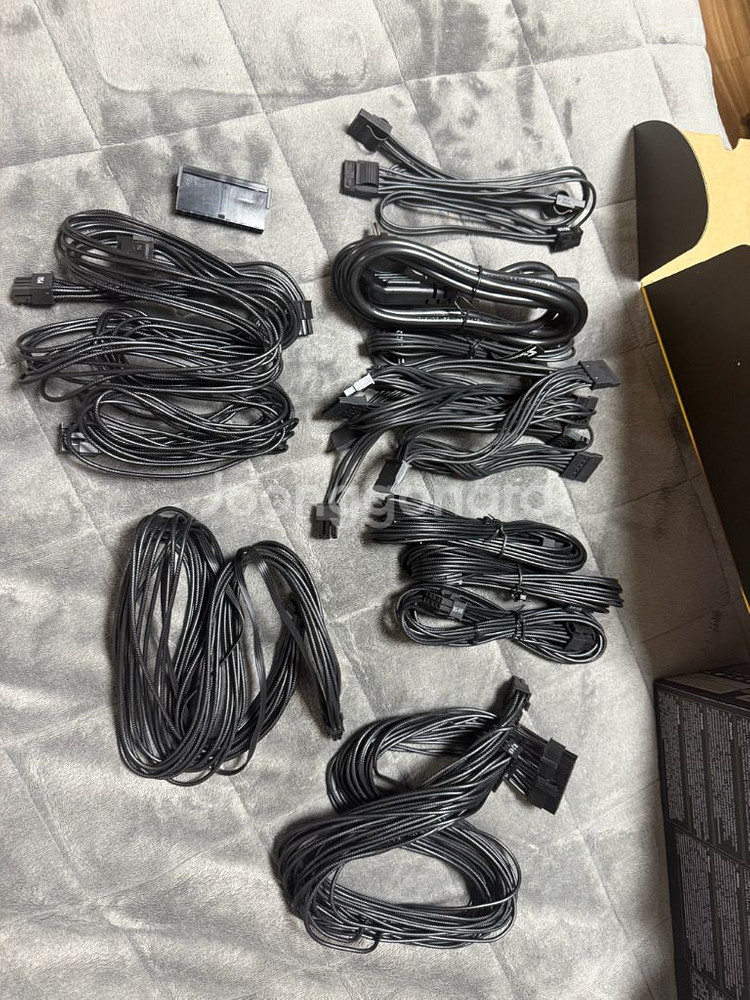 시소닉 Seasonic FOCUS GX-1000 파워--2