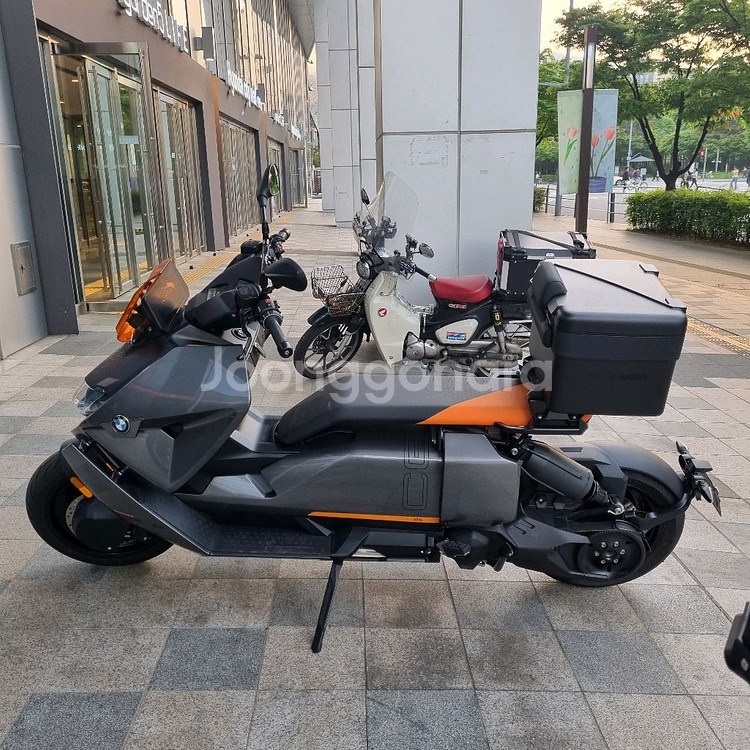 bmwce04--1