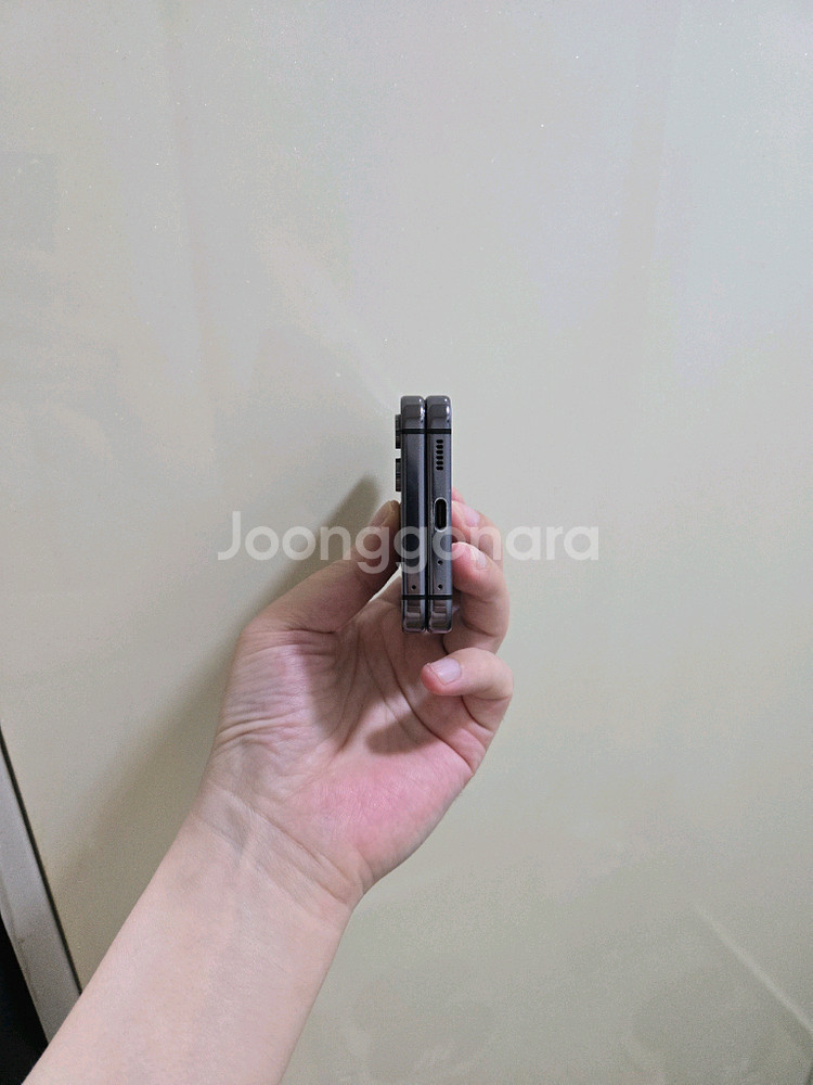 갤럭시 z플립5 (256) 그라파이트 팝니다--3