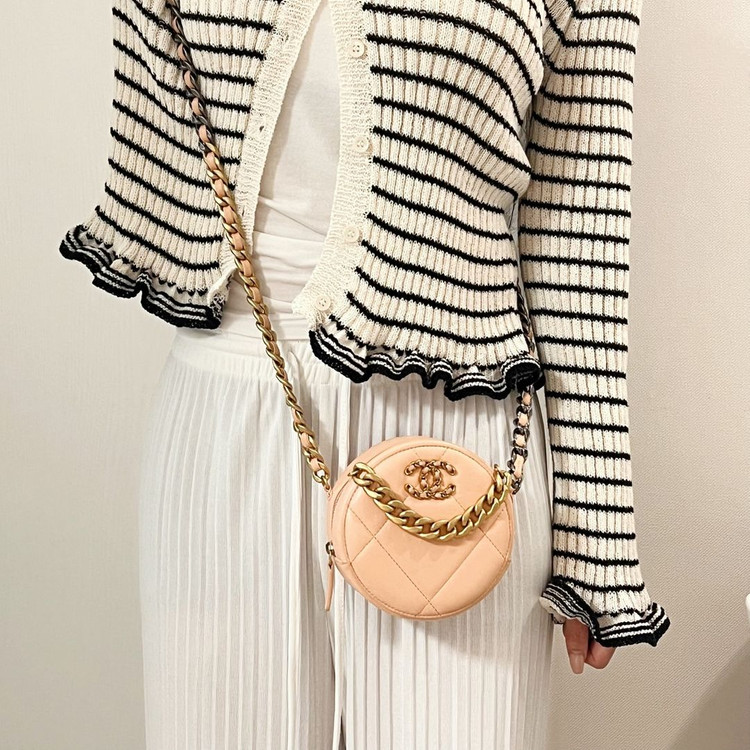 정품 샤넬 19 체인 클러치 동그리 탬버린 미니백 이미지