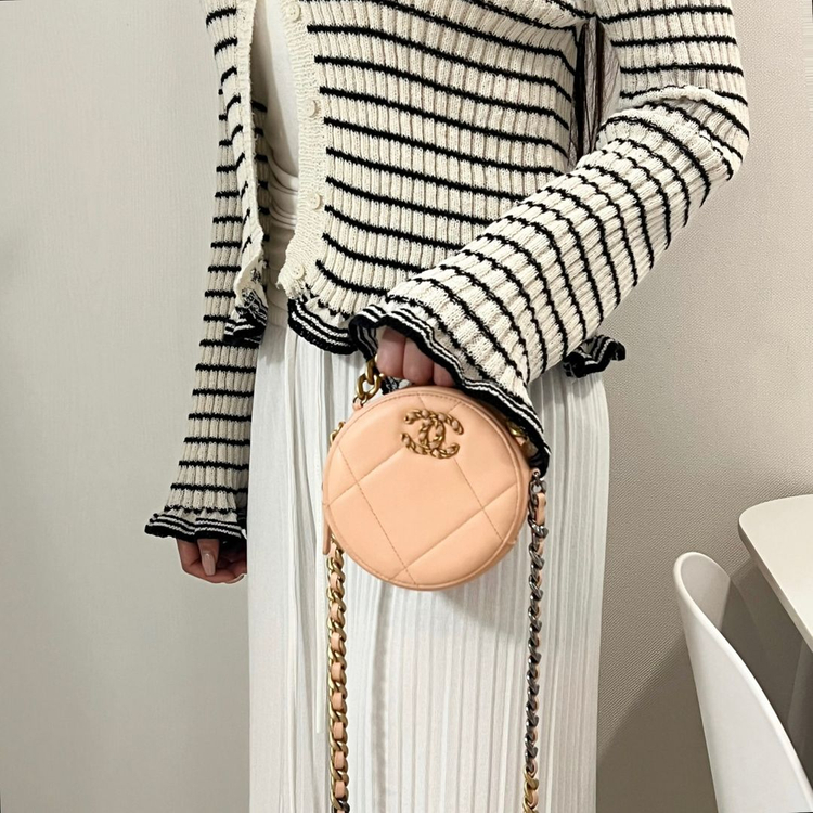 정품 샤넬 19 체인 클러치 동그리 탬버린 미니백 이미지