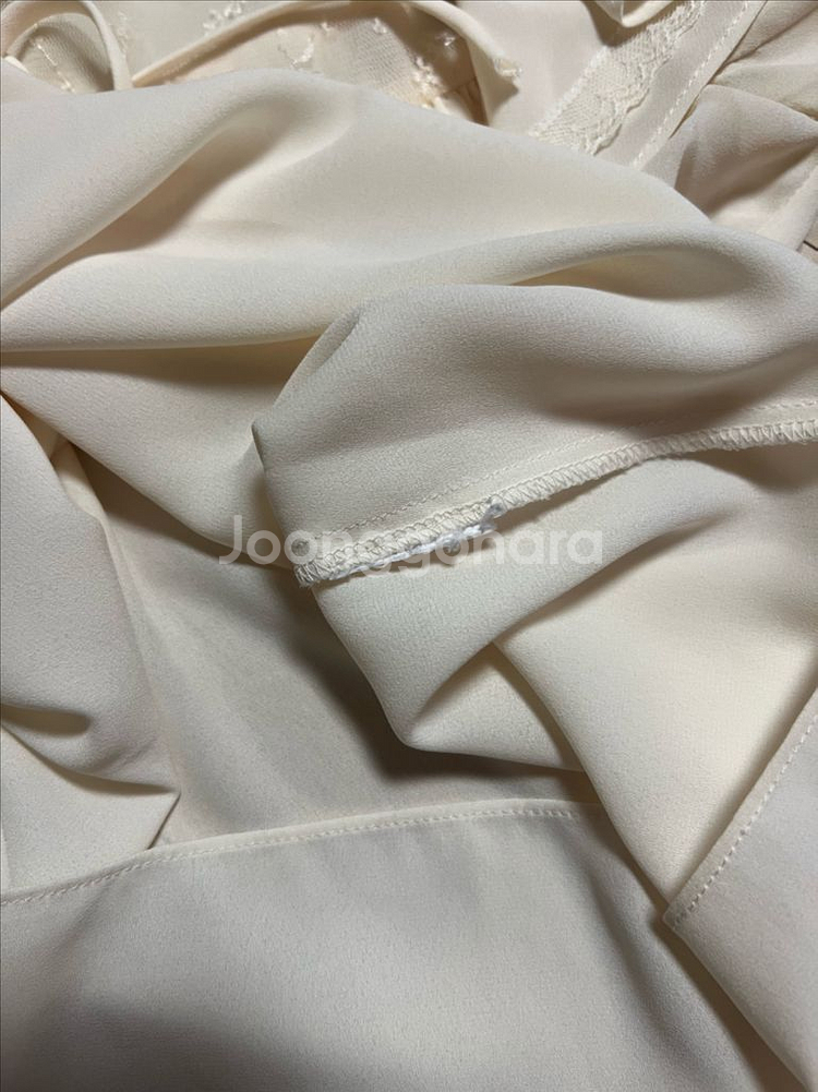 쟈니헤잇재즈 브이넥 레이스 블라우스 프릴 러플 셔링--9