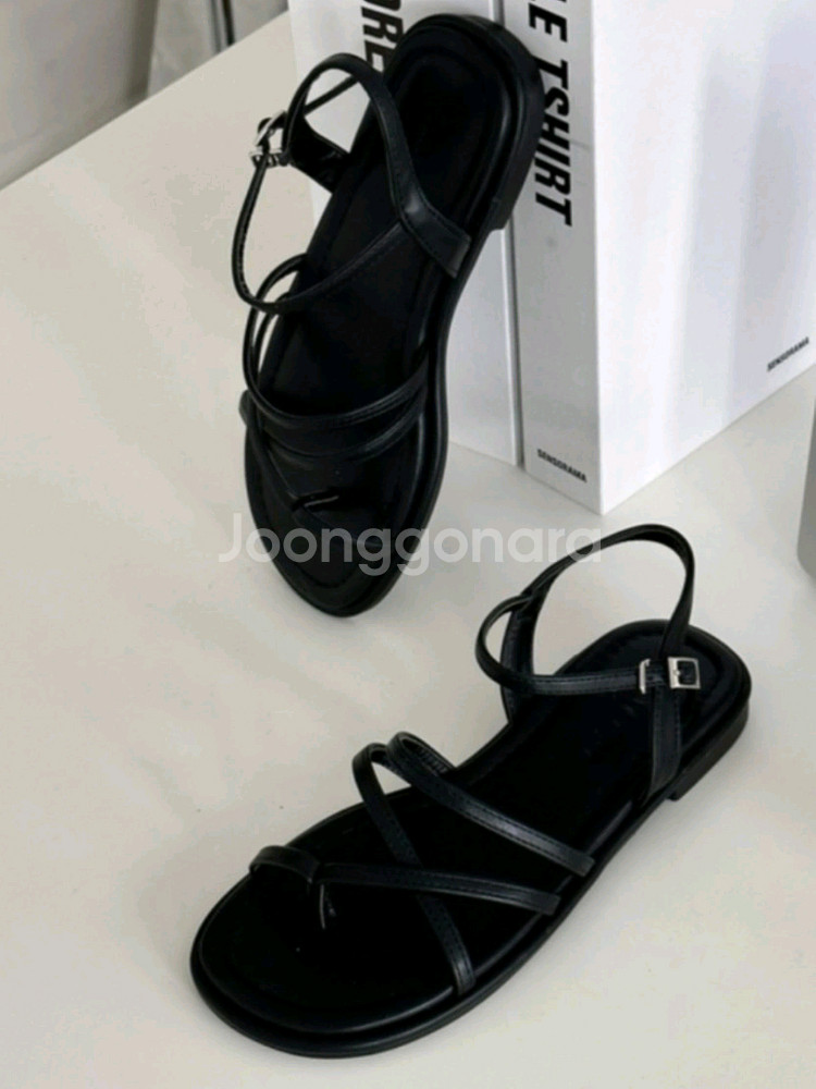 쪼리 샌들 새상품 블랙 250--4