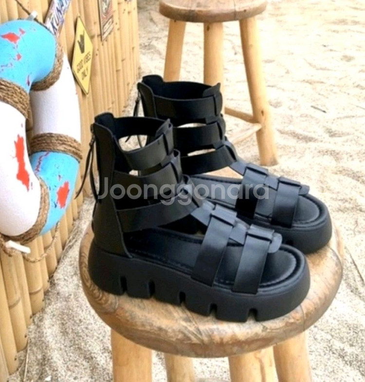 글래디에이터 스트랩 통굽 샌들 5cm 블랙 235--7