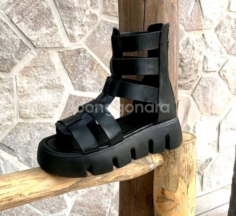 글래디에이터 스트랩 통굽 샌들 5cm 블랙 235--0