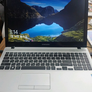 삼성 노트북 (nt500r5h)i5. 5세대