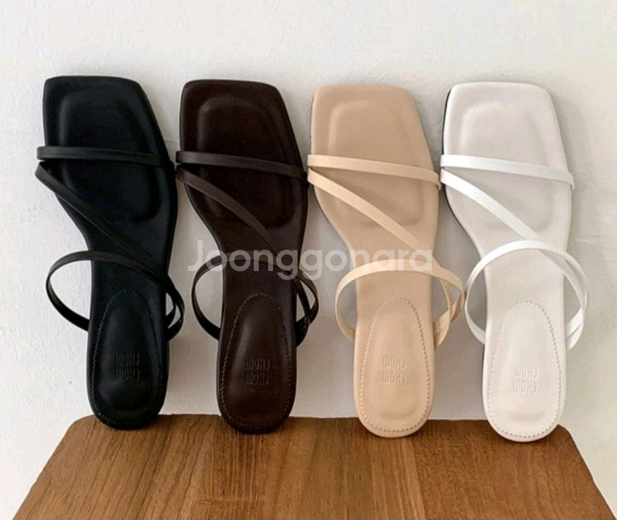 소가죽 스트랩 통굽 샌들 새상품 245 사이즈--9