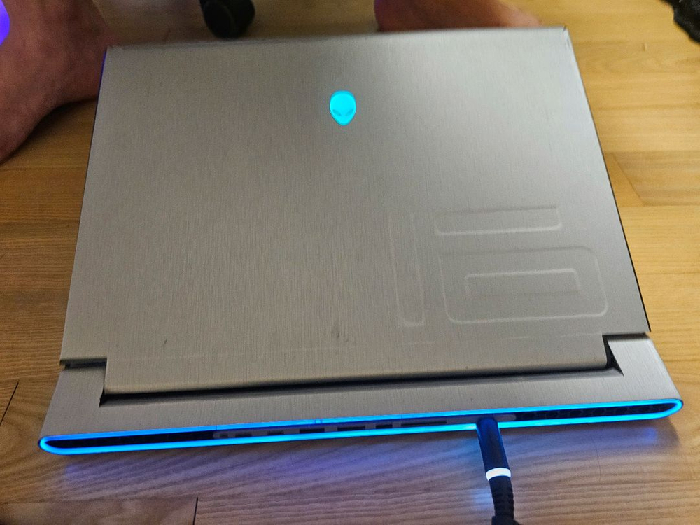 [급처] 델 에일리언웨어 M16 R1 이미지