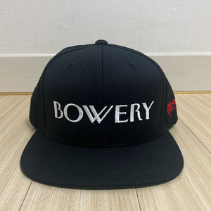[새제품] SSUR BOWERY 스냅백 모자 블랙