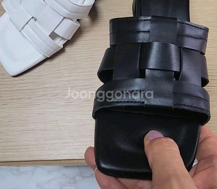 짜임 통굽 샌들 힐 슬리퍼 새상품 블랙245--5