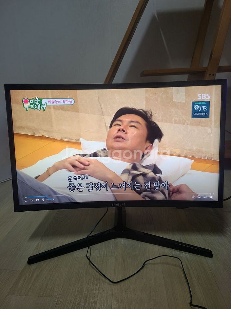 삼성 24인치 144Hz 게이밍 커브드 모니터 C24R--1
