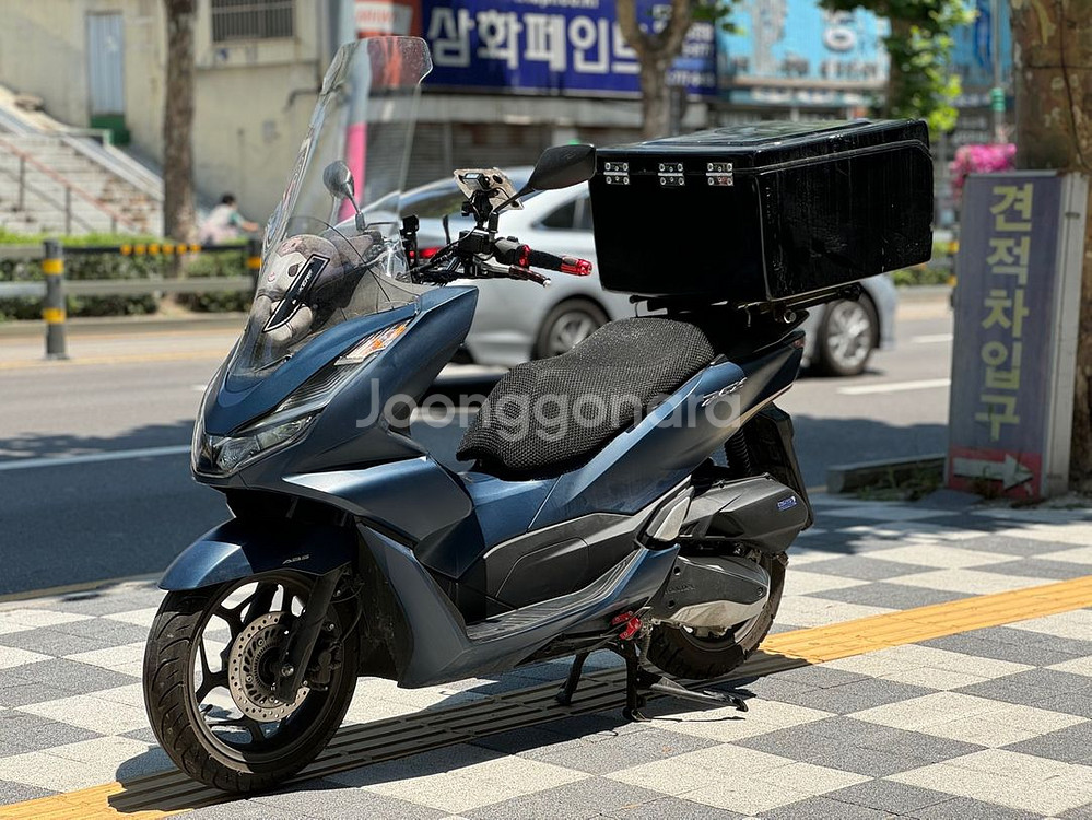 혼다PCX125 / 24년식 / 4천키로 / 300만원--5