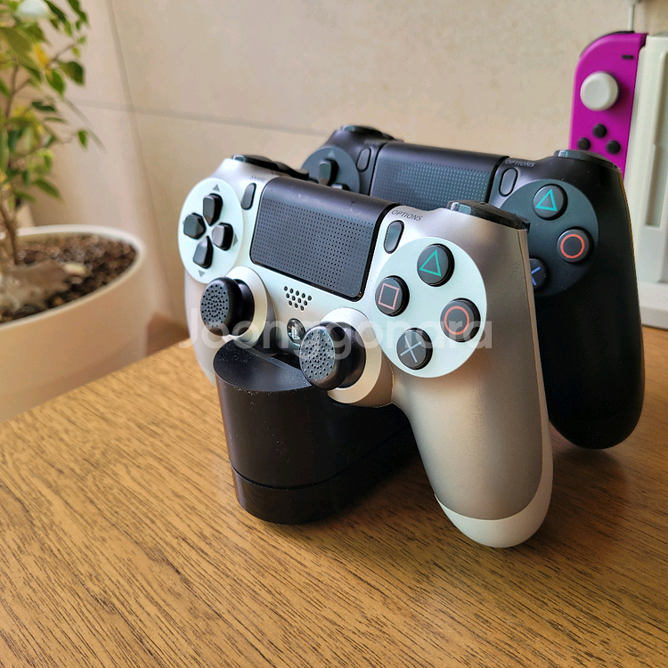 PS4 pro, ssd 1TB, 4개 컨트롤러, 풀박--1