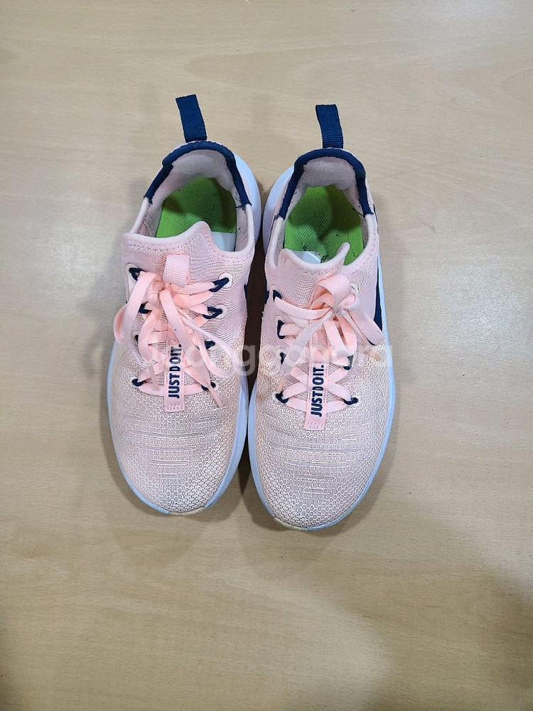 나이키 프리 TR8 230 (무료배송)--1